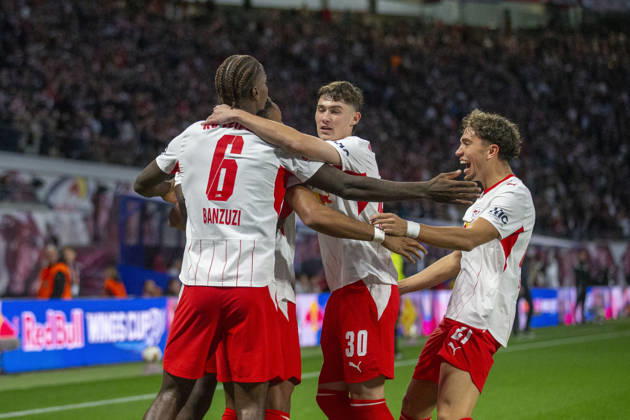 GER, Leipzig, Fussball, Bundesliga, 5. Spieltag, RB Leipzig vs. Eintracht Frankfurt im Bild v.l.: Leipzig Torjubel 10.10.2026, Red-Bull Arena Leipzig DFL DFB REGULATIONS PROHIBIT ANY USE OF PHOTOGRAPHS AS IMAGE SEQUENCES AND OR QUASI-VIDEO, Leipzig Red-Bull Arena Sachsen Germany Copyright: xPaulxFritzx