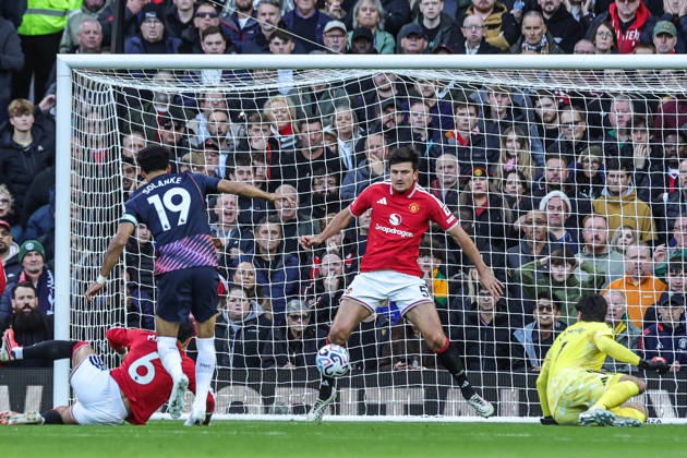 Premier League: Manchester United, ManU v Tottenham Hotspur Harry Maguire of Manchester United blocks a shot on goal from Dominic Solanke of Tottenham Hotspur during the Premier League match Manchester United vs Tottenham Hotspur at Old Trafford, Manchester, United Kingdom on 10 October 2026 (Photo by Mark Cosgrove News Images) Manchester Old Trafford Greater Manchester United Kingdom Copyright: xMarkxCosgrove NewsxImagesx