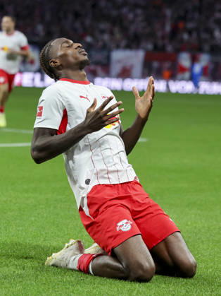 Ezechiel Banzuzi (RB Leipzig) bejubelt seinen Treffer zum 1:0 waehrend des spiels der 1. Bundesliga zwischen RB Leipzig und Eintracht Frankfurt, Red Bull Arena am 10. October 2026 in Leipzig, Deutschland. (Foto von Marco Steinbrenner DeFodi Images) +++ Ezechiel Banzuzi (RB Leipzig) celebrates after scoring his teams first goal during the Bundesliga match between RB Leipzig and Eintracht Frankfurt at Red Bull Arena on October 10, 2026 in Leipzig, Germany. (Photo by Marco Steinbrenner DeFodi Images) DFB DFL REGULATIONS PROHIBIT ANY USE OF PHOTOGRAPHS AS IMAGE SEQUENCES AND OR QUASI-VIDEO. (Photo by Marco Steinbrenner DeFodi Images) -