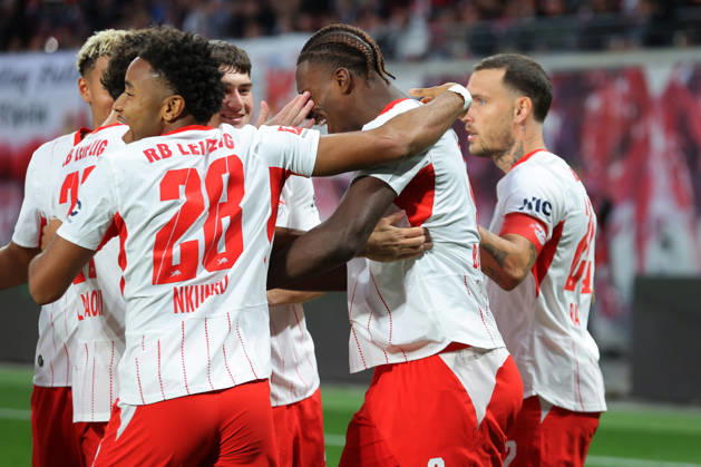 10.10.2026, xtgx, Fussball 1.Bundesliga, RB Leipzig - Eintracht Frankfurt v.l. Torjubel nach dem Tor zum celebrating the goal celebrate 1:0 durch Ezechiel Banzuzi (RB Leipzig) (DFL DFB REGULATIONS PROHIBIT ANY USE OF PHOTOGRAPHS as IMAGE SEQUENCES and or QUASI-VIDEO) Leipzig