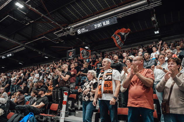 easyCredit Basketball Bundesliga, 5. Spieltag, Niners Chemnitz -Bayern München 10.10.2026 ab 16:00 Uhr Chemnitz, Chemnitz Arena Im Foto: Fans Niners Chemnitz easyCredit Basketball Bundesliga, 5. Spieltag, Niners Chemnitz - Bayern München Chemnitz Sachsen Deutschland Copyright: xEHLxMedia MichelxKöhlerx 20261010-Niners-Chemnitz-Bayern-M__nchen-079