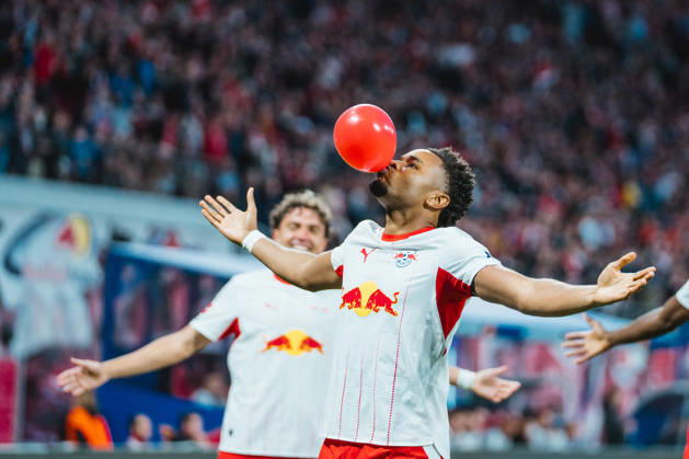 Christopher Nkunku (RB Leipzig, 28) goal celebration RB Leipzig vs Eintracht Frankfurt, Bundesliga, Germany, Football, 26 27, GER, Leipzig, Red Bull Arena Stadium DFL regulations prohibit any use of photographs as image sequences and or quasi-video.DFL regulations prohibit any use of photographs as image sequences and or quasi-video. Leipzig Red Bull Arena, Leipzig Sachsen GER Copyright: xBillmanxDubex