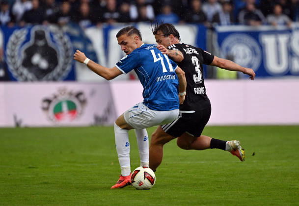 10.10.2026, xjhx, Fussball 2.Bundesliga, SV Darmstadt 98 - Energie Cottbus v.l. Henri Rorig (Energie Cottbus), Lance Duijvestijn (SV Darmstadt 98), (DFL DFB REGULATIONS PROHIBIT ANY USE OF PHOTOGRAPHS as IMAGE SEQUENCES and or QUASI-VIDEO) Darmstadt