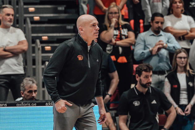 easyCredit Basketball Bundesliga, 5. Spieltag, Niners Chemnitz -Bayern München 10.10.2026 ab 16:00 Uhr Chemnitz, Chemnitz Arena Im Foto: Head Coach Rodrigo Pastore easyCredit Basketball Bundesliga, 5. Spieltag, Niners Chemnitz - Bayern München Chemnitz Sachsen Deutschland Copyright: xEHLxMedia MichelxKöhlerx 20261010-Niners-Chemnitz-Bayern-M__nchen-135