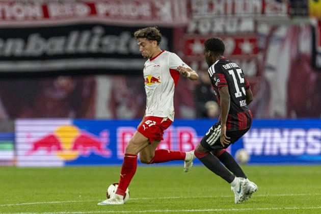 GER, Leipzig, Fussball, Bundesliga, 5. Spieltag, RB Leipzig vs. Eintracht Frankfurt im Bild v.l.: Neil El Aynaoui (RB Leipzig 21), Noel Aseko (Eintracht Frankfurt 15), Zweikampf 10.10.2026, Red-Bull Arena Leipzig DFL DFB REGULATIONS PROHIBIT ANY USE OF PHOTOGRAPHS AS IMAGE SEQUENCES AND OR QUASI-VIDEO, Leipzig Red-Bull Arena Sachsen Germany Copyright: xPaulxFritzx
