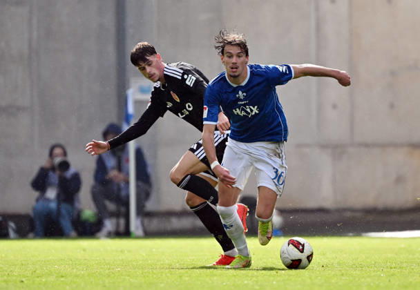 10.10.2026, xjhx, Fussball 2.Bundesliga, SV Darmstadt 98 - Energie Cottbus v.l. Luca Erlein (Energie Cottbus), Milan Smit (SV Darmstadt 98) (DFL DFB REGULATIONS PROHIBIT ANY USE OF PHOTOGRAPHS as IMAGE SEQUENCES and or QUASI-VIDEO) Darmstadt
