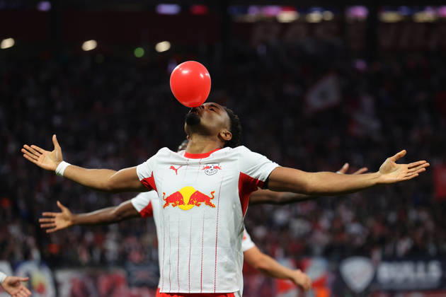 10.10.2026, xtgx, Fussball 1.Bundesliga, RB Leipzig - Eintracht Frankfurt v.l. Torjubel nach dem Tor zum celebrating the goal celebrate 2:0 durch Christopher Nkunku (RB Leipzig) (DFL DFB REGULATIONS PROHIBIT ANY USE OF PHOTOGRAPHS as IMAGE SEQUENCES and or QUASI-VIDEO) Leipzig