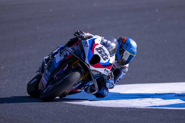 October 10, 2026, Cascais, Lisboa, Portugal: ESTORIL, PORTUGAL - OCTOBER 10: Miguel Oliveira of Portugal and Rokit BMW Motored WorldSBK Team competes during Race 1 during day two of the World Superbikes Estoril Round at Circuito Estoril on October 10, 2026 in Estoril, Portugal. Cascais Portugal - ZUMAl192 20261010_zsp_l192_064 Copyright: xMiguelxLemosx