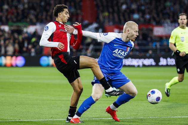 ROTTERDAM - (lr) Oussama Targhalline of Feyenoord, Mexx Meerdink of AZ Alkmaar during the Dutch Eredivisie match between Feyenoord and AZ Alkmaar at Feyenoord stadium De Kuip on 10 October 2026 in Rotterdam, the Netherlands. BAS CZERWINSKI ANP Eredivisie 2026 27 xVIxANPxSportx xxANPxIVx 572040459 originalFilename: 572040459.jpg