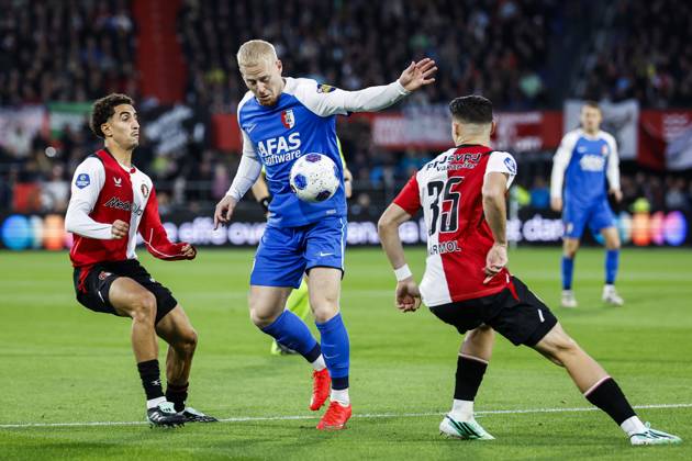ROTTERDAM - (lr) Oussama Targhalline of Feyenoord, Mexx Meerdink of AZ Alkmaar, Mika Marmol of Feyenoord during the Dutch Eredivisie match between Feyenoord and AZ Alkmaar at Feyenoord stadium De Kuip on 10 October 2026 in Rotterdam, the Netherlands. BAS CZERWINSKI ANP Eredivisie 2026 27 xVIxANPxSportx xxANPxIVx 572040699 originalFilename: 572040699.jpg