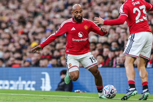 Premier League: Manchester United, ManU v Tottenham Hotspur Bryan Mbeumo of Manchester United breaks with the ball during the Premier League match Manchester United vs Tottenham Hotspur at Old Trafford, Manchester, United Kingdom on 10 October 2026 (Photo by Mark Cosgrove News Images) Manchester Old Trafford Greater Manchester United Kingdom Copyright: xMarkxCosgrove NewsxImagesx