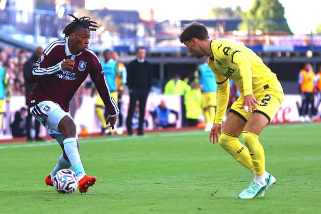 Aston Villa v Brentford, Premier League Johan Manzambi of Aston Villa looks to get past Aaron Hickey of Brentford FC during the Aston Villa v Brentford Premier League match at Villa Park, Birmingham, England on 10 October 2026 Credit: Ryan Crockett Every Second Media Editorial use only. All images are copyright Every Second Media Limited. No images may be reproduced without prior permission. All rights reserved. Premier League and Football League images are subject to licensing agreements with Football DataCo Limited. see https: www.football-dataco.com Copyright: xIMAGO EveryxSecondxMediax ESM-2212-0183 RyanxCrockettx xEveryxSecondxMediax