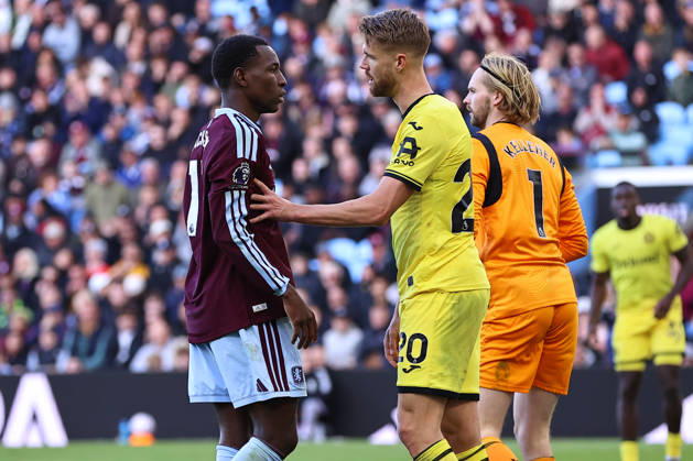 Aston Villa v Brentford, Premier League Nicolas Jackson of Aston Villa confronts Kristoffer Ajer of Brentford FC during the Aston Villa v Brentford Premier League match at Villa Park, Birmingham, England on 10 October 2026 Credit: Ryan Crockett Every Second Media Editorial use only. All images are copyright Every Second Media Limited. No images may be reproduced without prior permission. All rights reserved. Premier League and Football League images are subject to licensing agreements with Football DataCo Limited. see https: www.football-dataco.com Copyright: xIMAGO EveryxSecondxMediax ESM-2212-0184 RyanxCrockettx xEveryxSecondxMediax