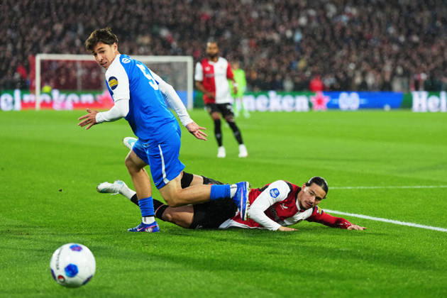 Eredivisie: Feyenoord Rotterdam v AZ Alkmaar Rotterdam - Mateo Chavez of AZ Alkmaar, Anis Hadj Moussa of Feyenoord during the eight competition round of the 2026 2027 Eredivisie season. The match is set between Feyenoord Rotterdam and AZ Alkmaar at Stadion Feijenoord on 10 October 2026 in Rotterdam, Netherlands. Copyright: xYannickxVerhoevenx