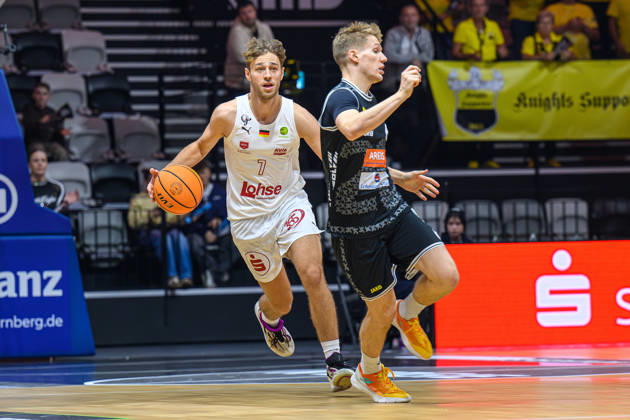 10.10.2026 - Basketball - Saison 2026 2027 - 2. Bundesliga Pro-A - 4. Spieltag: Nürnberg Falcons Basketball Club NBC - Kreisbau Kirchheim Knights - AlSch - xalxscx - Christian Feneberg (7, Nürnberg Falcons BC NBC ) Johannes Patrick (6, Kreisbau Kirchheim Knights )