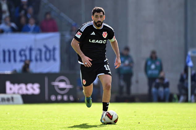 10.10.2026, xjhx, Fussball 2.Bundesliga, SV Darmstadt 98 - Energie Cottbus v.l. Tolgay Cigerci (Energie Cottbus) FREISTELLER (DFL DFB REGULATIONS PROHIBIT ANY USE OF PHOTOGRAPHS as IMAGE SEQUENCES and or QUASI-VIDEO) Darmstadt