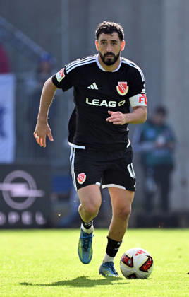 10.10.2026, xjhx, Fussball 2.Bundesliga, SV Darmstadt 98 - Energie Cottbus v.l. Tolgay Cigerci (Energie Cottbus) FREISTELLER (DFL DFB REGULATIONS PROHIBIT ANY USE OF PHOTOGRAPHS as IMAGE SEQUENCES and or QUASI-VIDEO) Darmstadt