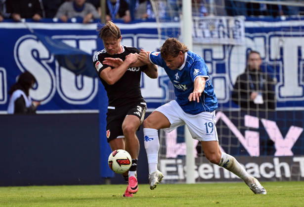 10.10.2026, xjhx, Fussball 2.Bundesliga, SV Darmstadt 98 - Energie Cottbus v.l. Henri Rorig (Energie Cottbus), Fynn Lakenmacher (SV Darmstadt 98) (DFL DFB REGULATIONS PROHIBIT ANY USE OF PHOTOGRAPHS as IMAGE SEQUENCES and or QUASI-VIDEO) Darmstadt