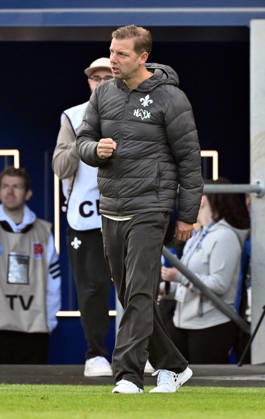 10.10.2026, xjhx, Fussball 2.Bundesliga, SV Darmstadt 98 - Energie Cottbus v.l. Trainer Florian Kohfeldt (SV Darmstadt 98) jubeln jubelt nach Spielende celebrate at the end of the match. (DFL DFB REGULATIONS PROHIBIT ANY USE OF PHOTOGRAPHS as IMAGE SEQUENCES and or QUASI-VIDEO) Darmstadt