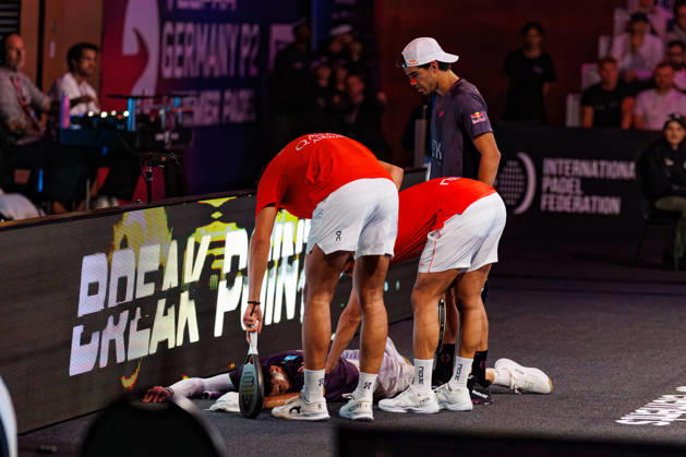 DÜSSELDORF, GERMANY - 10 OCTOBER 2026: Image shows Leandro Roman Augsburger (ARG) on the floor with Juan Lebron (ESP), Agustin Tapia (ARG) and Arturo Coello (ESP) during CUPRA Germany Premier Padel P2 2026 Day 7: Semifinals at CASTELLO Düsseldorf on 10 10 2026 in Düsseldorf, Germany. Germany Copyright: xFröhlichxPascalx
