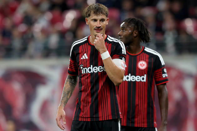 10.10.2026, xtgx, Fussball 1.Bundesliga, RB Leipzig - Eintracht Frankfurt v.l. Robin Koch (Eintracht Frankfurt) Enttäuscht, traurig, frustriert, ratlos, (DFL DFB REGULATIONS PROHIBIT ANY USE OF PHOTOGRAPHS as IMAGE SEQUENCES and or QUASI-VIDEO) Leipzig