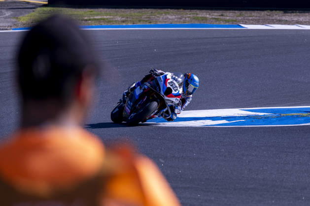 October 10, 2026, Cascais, Lisboa, Portugal: ESTORIL, PORTUGAL - OCTOBER 10: Miguel Oliveira of Portugal and Rokit BMW Motored WorldSBK Team competes during Race 1 during day two of the World Superbikes Estoril Round at Circuito Estoril on October 10, 2026 in Estoril, Portugal. Cascais Portugal - ZUMAl192 20261010_zsp_l192_102 Copyright: xMiguelxLemosx