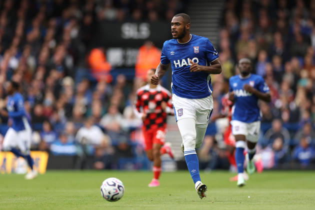 Ipswich Town v Fulham, Premier League Issa Diop of Ipswich Town during the Ipswich Town v Fulham Premier League match at Portman Road, Ipswich, England on 10 October 2026 Credit: Tiego Grenho Every Second Media Editorial use only. All images are copyright Every Second Media Limited. No images may be reproduced without prior permission. All rights reserved. Premier League and Football League images are subject to licensing agreements with Football DataCo Limited. see https: www.football-dataco.com Copyright: xIMAGO EveryxSecondxMediax ESM-2211-0119 TiegoxGrenhox xEveryxSecondxMediax