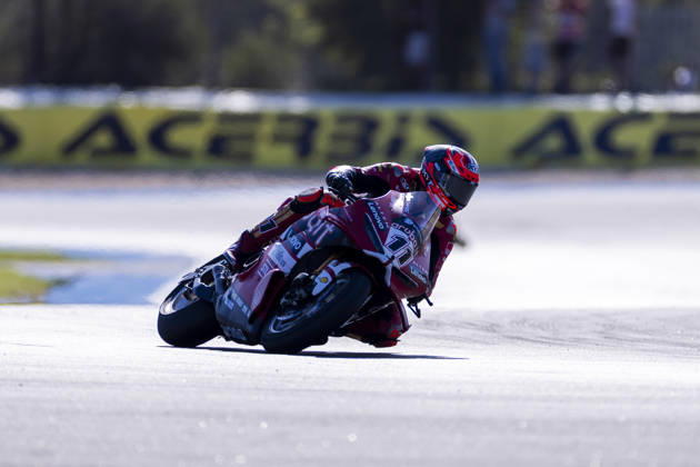 October 10, 2026, Cascais, Lisboa, Portugal: ESTORIL, PORTUGAL - OCTOBER 10: Nicolo Bulega of Italy and Aruba.it Racing - Ducati competes during Race 1 during day two of the World Superbikes Estoril Round at Circuito Estoril on October 10, 2026 in Estoril, Portugal. Cascais Portugal - ZUMAl192 20261010_zsp_l192_116 Copyright: xMiguelxLemosx