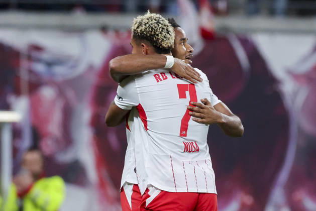 Christopher Nkunku (RB Leipzig) bejubelt seinen Treffer zum 3:0 mit Antonio Nusa (RB Leipzig) waehrend des spiels der 1. Bundesliga zwischen RB Leipzig und Eintracht Frankfurt, Red Bull Arena am 10. October 2026 in Leipzig, Deutschland. (Foto von Marco Steinbrenner DeFodi Images) +++ Christopher Nkunku (RB Leipzig) celebrates after scoring his teams third Goal with Antonio Nusa (RB Leipzig) during the Bundesliga match between RB Leipzig and Eintracht Frankfurt at Red Bull Arena on October 10, 2026 in Leipzig, Germany. (Photo by Marco Steinbrenner DeFodi Images) DFB DFL REGULATIONS PROHIBIT ANY USE OF PHOTOGRAPHS AS IMAGE SEQUENCES AND OR QUASI-VIDEO. (Photo by Marco Steinbrenner DeFodi Images) -