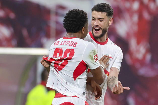 Christopher Nkunku (RB Leipzig) bejubelt seinen Treffer zum 4:0 mit Romulo Cardoso (RB Leipzig) waehrend des spiels der 1. Bundesliga zwischen RB Leipzig und Eintracht Frankfurt, Red Bull Arena am 10. October 2026 in Leipzig, Deutschland. (Foto von Marco Steinbrenner DeFodi Images) +++ Christopher Nkunku (RB Leipzig) celebrates after scoring his teams fourth Goal with Romulo Cardoso (RB Leipzig) during the Bundesliga match between RB Leipzig and Eintracht Frankfurt at Red Bull Arena on October 10, 2026 in Leipzig, Germany. (Photo by Marco Steinbrenner DeFodi Images) DFB DFL REGULATIONS PROHIBIT ANY USE OF PHOTOGRAPHS AS IMAGE SEQUENCES AND OR QUASI-VIDEO. (Photo by Marco Steinbrenner DeFodi Images) -