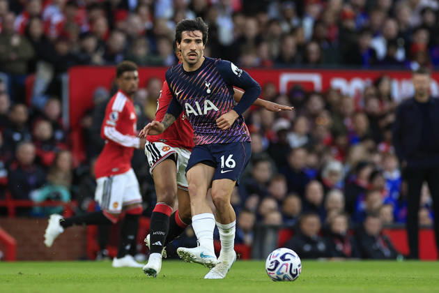 Manchester United, ManU v Tottenham Hotspur, Premier League Sandro Tonali (16) of Tottenham Hotspur passes the ball during the Premier League match between Manchester United and Tottenham Hotspur at Old Trafford, Manchester, UK on 10 October 2026. Manchester Old Trafford Greater Manchester UK Editorial use only DataCo restrictions apply See www.football-dataco.com , Copyright: xConorxMolloyx PSI-24986-0042