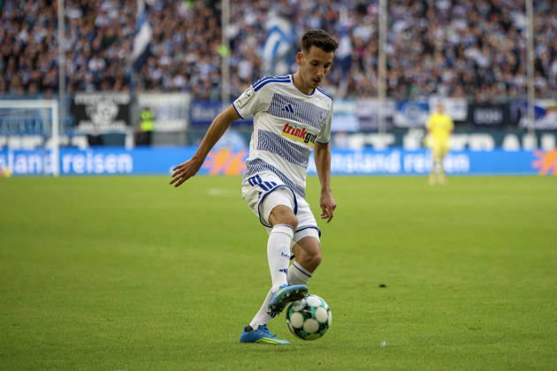 10.10.2026, GER, Fussball, Herren, 3. Liga, Saison 2026 2027, MSV Duisburg - TSG Hoffenheim II Conor Noß (Duisburg) in Aktion am Ball, Einzelaktion Duisburg schauinsland-reisen-Arena Nordrhein-Westfalen Deutschland Copyright: xAdrianxSchlüterx