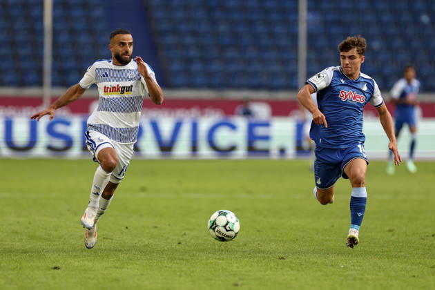 10.10.2026, GER, Fussball, Herren, 3. Liga, Saison 2026 2027, MSV Duisburg - TSG Hoffenheim II Ramien Safi (Duisburg) und Matthew Moore (TSG II) im Kampf um den Ball Duisburg schauinsland-reisen-Arena Nordrhein-Westfalen Deutschland Copyright: xAdrianxSchlüterx