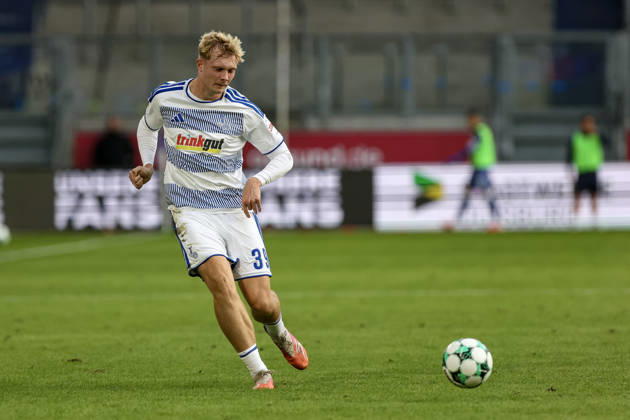 10.10.2026, GER, Fussball, Herren, 3. Liga, Saison 2026 2027, MSV Duisburg - TSG Hoffenheim II Peter Remmert (Duisburg) in Aktion am Ball, Einzelaktion Duisburg schauinsland-reisen-Arena Nordrhein-Westfalen Deutschland Copyright: xAdrianxSchlüterx