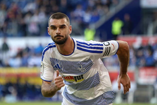 10.10.2026, GER, Fussball, Herren, 3. Liga, Saison 2026 2027, MSV Duisburg - TSG Hoffenheim II Rasim Bulic (Duisburg) schaut Duisburg schauinsland-reisen-Arena Nordrhein-Westfalen Deutschland Copyright: xAdrianxSchlüterx
