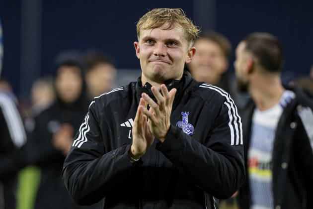 10.10.2026, GER, Fussball, Herren, 3. Liga, Saison 2026 2027, MSV Duisburg - TSG Hoffenheim II Peter Remmert (Duisburg) Schlussjubel, jubelt nach dem Sieg Duisburg schauinsland-reisen-Arena Nordrhein-Westfalen Deutschland Copyright: xAdrianxSchlüterx