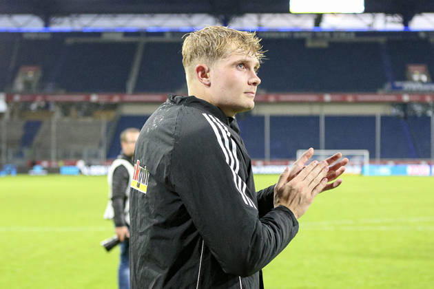 10.10.2026, GER, Fussball, Herren, 3. Liga, Saison 2026 2027, MSV Duisburg - TSG Hoffenheim II Peter Remmert (Duisburg) Schlussjubel, jubelt nach dem Sieg Duisburg schauinsland-reisen-Arena Nordrhein-Westfalen Deutschland Copyright: xAdrianxSchlüterx