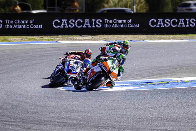 October 10, 2026, Cascais, Lisbon, Portugal: Riders in action during the Race 1 of the FIM Superbike World Championship, WM, Weltmeisterschaft at Circuito Estoril on October 10, 2026 in Cascais, Portugal. Cascais Portugal - ZUMAr200 20261010_zsp_r200_042 Copyright: xNunoxReisinhox
