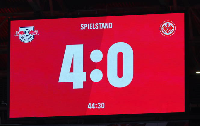 Sport Bilder des Tages RB Leipzig - Frankfurt Bundesliga Leipzig, 10.10.2026, Red Bull Arena, Fussball, Bundesliga, Spieltag 5 , RB Leipzig vs. SG Eintracht Frankfurt , Im Bild: Halbzeitstand 4:0 ,