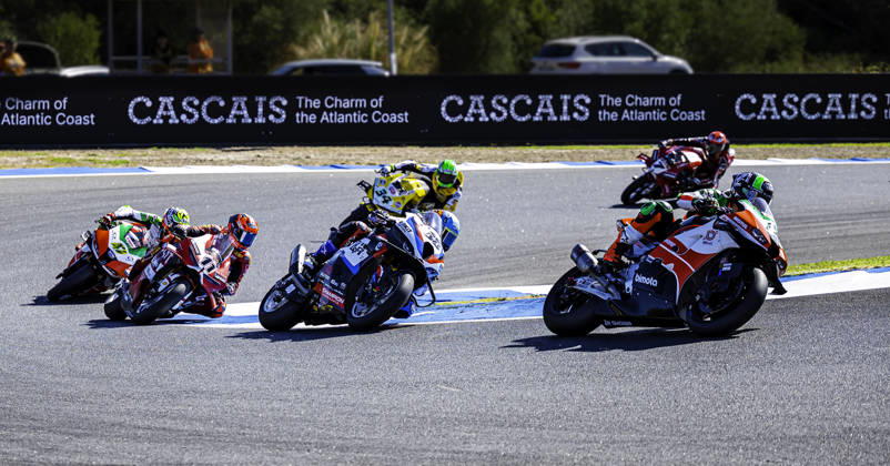 October 10, 2026, Cascais, Lisbon, Portugal: Riders in action during the Race 1 of the FIM Superbike World Championship, WM, Weltmeisterschaft at Circuito Estoril on October 10, 2026 in Cascais, Portugal. Cascais Portugal - ZUMAr200 20261010_zsp_r200_044 Copyright: xNunoxReisinhox