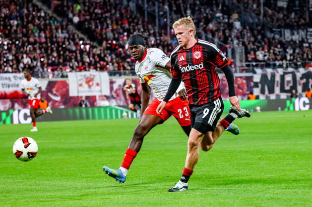 Castello Lukeba (RB Leipzig, 23) und Jonathan Burkardt (Eintracht Frankfurt, 09) Laufduell, Zweikampf, Duell, Kampf, GER, RB Leipzig vs. Eintracht Frankfurt, Fussball, 1. Bundesliga Herren, 5. Spieltag, Spielzeit 2026 2027, 10.10.2026 DFL regulations prohibit any use of photographs as image sequences and or quasi-video. GER, RB Leipzig vs. Eintracht Frankfurt, Fussball, 1. Bundesliga Herren, 5. Spieltag, Spielzeit 2026 2027, 10.10.2026 Leipzig Copyright: xEibner-Pressefoto LauraxRoemerx EP_LRR
