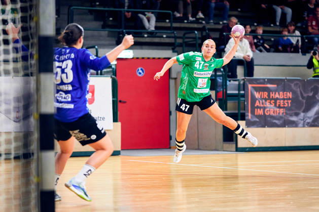 Kerstin Sander (SG Nuertingen-Zizishausen, 53), ANOUK NIEUWENWEG (Fuechse Berlin, 47), GER, 2. Handball - Bundesliga Frauen, Fuechse Berlin vs. SG Nuertingen-Zizishausen, Saison 2026 27, 5. Spieltag, 10.10.2026 GER, 2. Handball - Bundesliga Frauen, Fuechse Berlin vs. SG Nuertingen-Zizishausen, Saison 2026 27, 5. Spieltag, 10.10.2026 Berlin