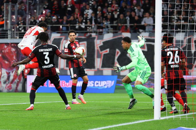 10.10.2026, xtgx, Fussball 1.Bundesliga, RB Leipzig - Eintracht Frankfurt v.l. Christopher Nkunku (RB Leipzig) Torschuetze, erzielt das Tor, Treffer, scores the goal 3:0 Noah Atubolu (Eintracht Frankfurt) (DFL DFB REGULATIONS PROHIBIT ANY USE OF PHOTOGRAPHS as IMAGE SEQUENCES and or QUASI-VIDEO) Leipzig