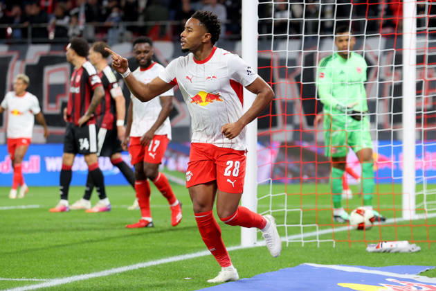 10.10.2026, xtgx, Fussball 1.Bundesliga, RB Leipzig - Eintracht Frankfurt v.l. Torjubel nach dem Tor zum celebrating the goal celebrate 3:0 durch Christopher Nkunku (RB Leipzig) (DFL DFB REGULATIONS PROHIBIT ANY USE OF PHOTOGRAPHS as IMAGE SEQUENCES and or QUASI-VIDEO) Leipzig