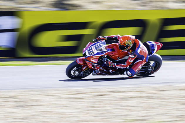 October 10, 2026, Cascais, Lisbon, Portugal: Jake Dixon of Honda HRC in action during the Race 1 of the FIM Superbike World Championship, WM, Weltmeisterschaft at Circuito Estoril on October 10, 2026 in Cascais, Portugal. Cascais Portugal - ZUMAr200 20261010_zsp_r200_099 Copyright: xNunoxReisinhox