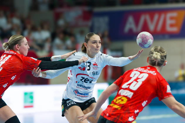 Tina Wagenlader (Halle, 14), Kristina Dramac (Zwickau, 13), Marie Polakova (Halle, 23), SV Union Halle-Neustadt vs. BSV Sachsen Zwickau, Handball Bundesliga Frauen, 1. Bundesliga 5. Spieltag Saison 2026 27, 10.10.2026 Halle SWH Arena Sachsen-Anhalt Deutschland