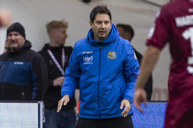 3. Liga, Fortuna Köln - 1. FC Saarbrücken; 10.10.2026 Argirios Giannikis (1. FC Saarbrücken, Cheftrainer). 3. Liga, Fortuna Köln - 1. FC Saarbrücken, 8. Spieltag, am 10.10.2026, Südstadion, Köln. DFB regulations prohibit any use of photographs as image sequences and or quasi-video Copyright: xBEAUTIFULxSPORTS Meuselx