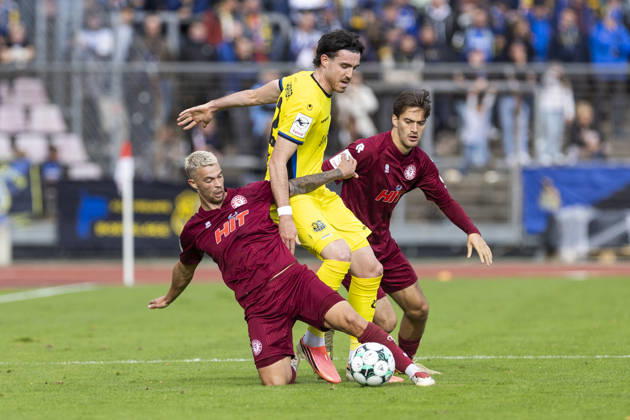 3. Liga, Fortuna Köln - 1. FC Saarbrücken; 10.10.2026 Tom Geerkens (Fortuna Köln, 6), Kaan Caliskaner (1. FC Saarbrücken, 22), David Savic (Fortuna Köln, 23). 3. Liga, Fortuna Köln - 1. FC Saarbrücken, 8. Spieltag, am 10.10.2026, Südstadion, Köln. DFB regulations prohibit any use of photographs as image sequences and or quasi-video Copyright: xBEAUTIFULxSPORTS Meuselx