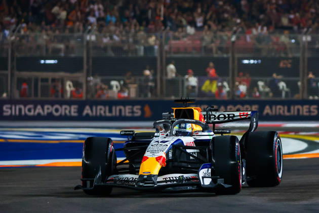 2026 Formula 1 Singapore Grand Prix SINGAPORE - OCT 10: Racing Bulls s driver Arvid Lindblad during the Qualifying Session at the Formula One Grand Prix of Singapore, at the Marina Bay Street Circuit in Singapore, on October 10, 2026. Daniel Ceng Anadolu Singapore Singapore. Editorial use only. Please get in touch for any other usage.  Copyright: x2026xAnadoluxDanielxCengx