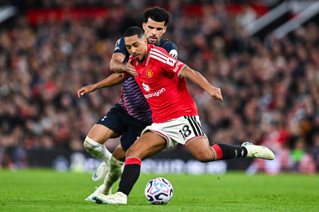 MANCHESTER, ENGLAND, OCT 10: Youri Tielemans of Manchester United, ManU is challenged by Dominic Solanke of Tottenham Hotspur during the Premier League match between Manchester United and Tottenham Hotspur at Old Trafford in Manchester, England (Will Palmer Sports Press Photo) Copyright: xWillxPalmer SportsxPressxPhotox Sportspressphoto_SPR251404